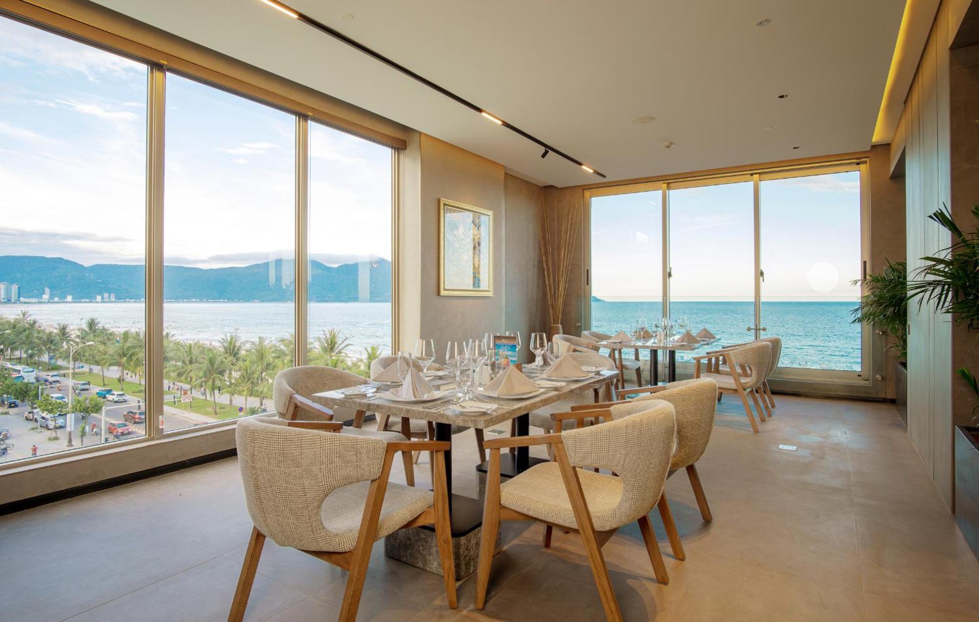 M Hotel Danang Екстериор снимка The restaurant
