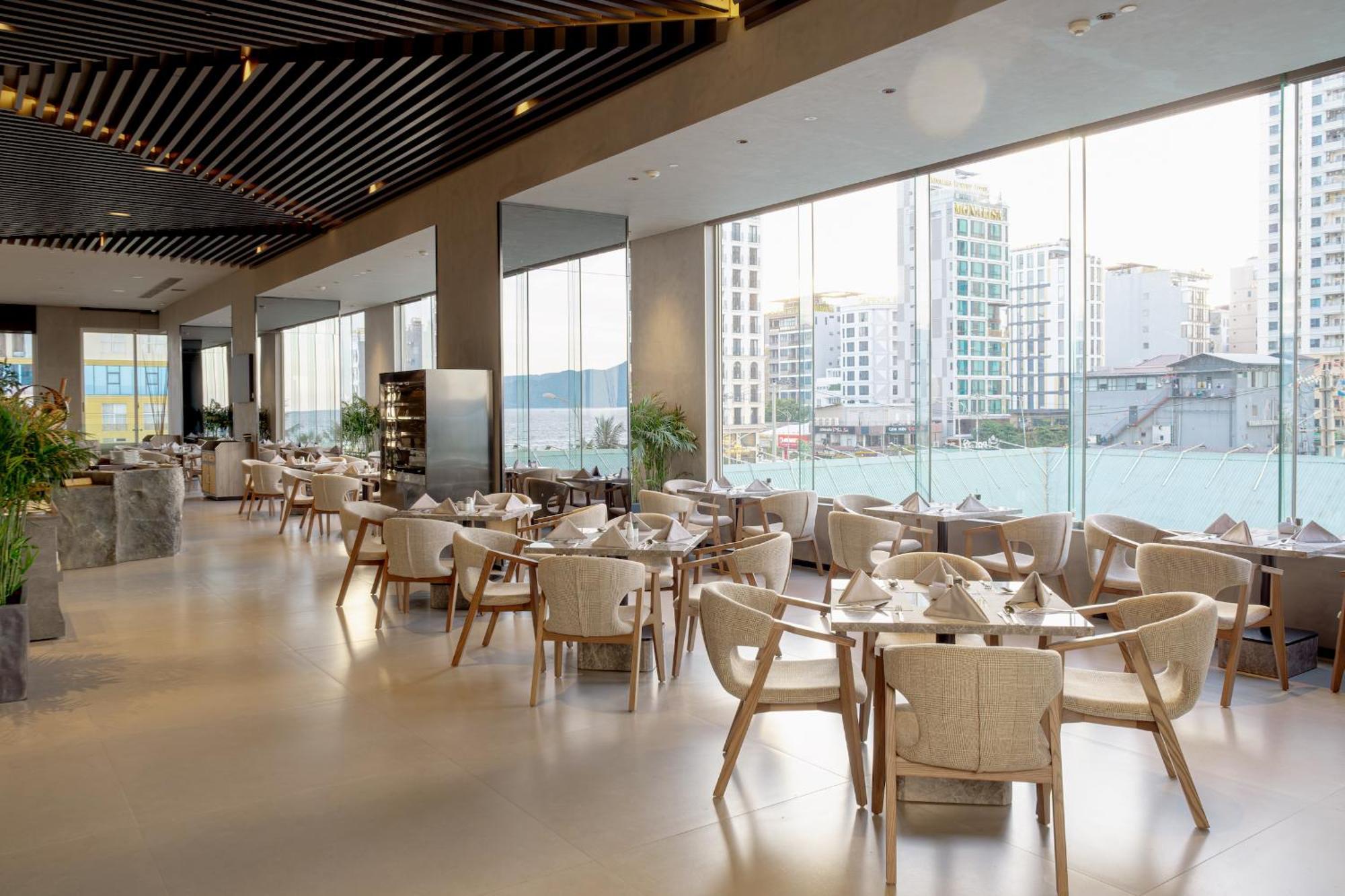M Hotel Danang Екстериор снимка The restaurant