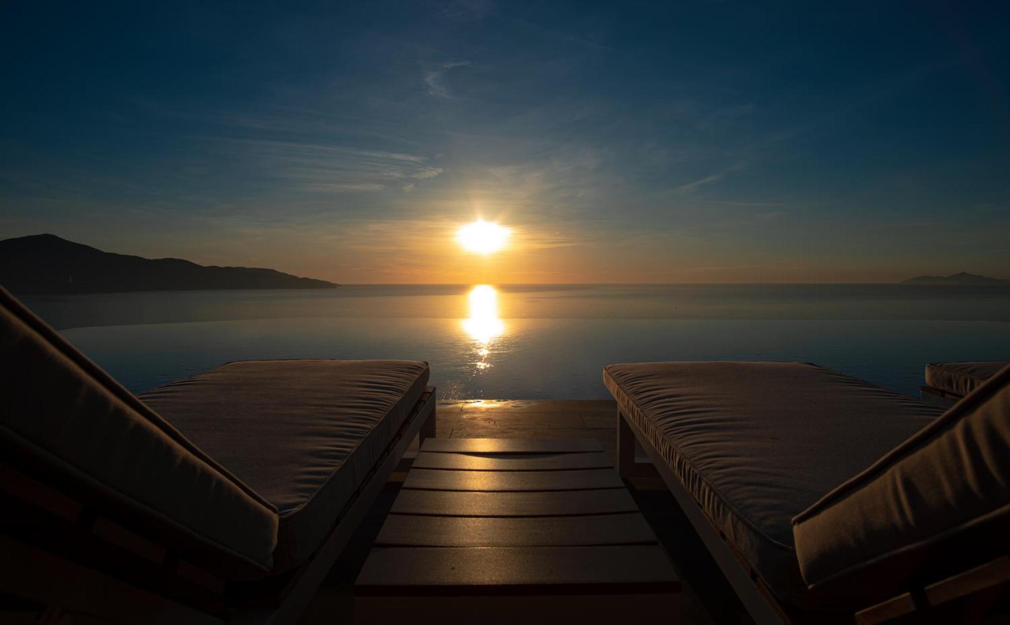M Hotel Danang Екстериор снимка Sunset at the Dead Sea